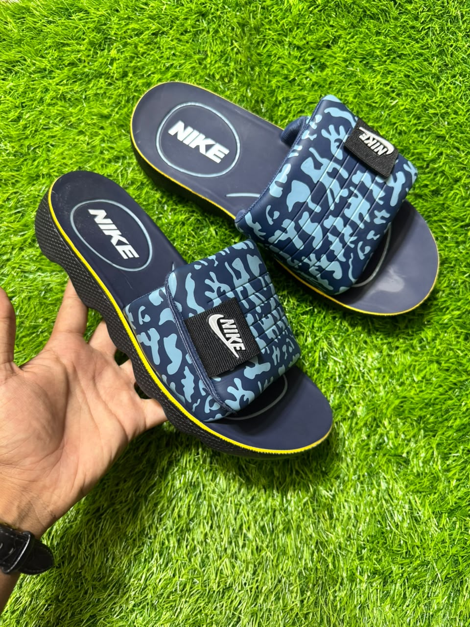 NIKE ADJUSTABLE ( COMFORTABLE & PREMIUM ) SLIPPER
