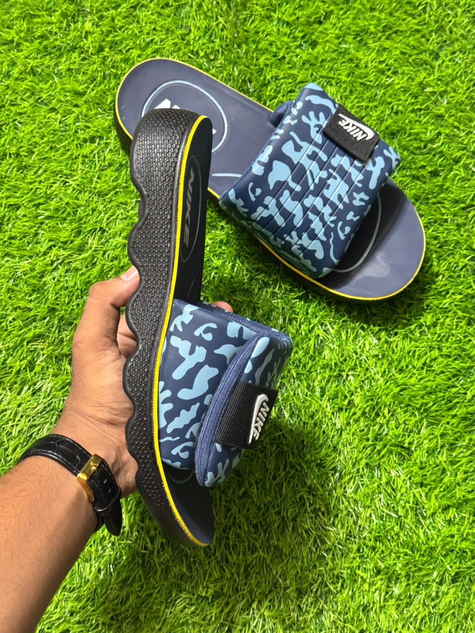 NIKE ADJUSTABLE ( COMFORTABLE & PREMIUM ) SLIPPER