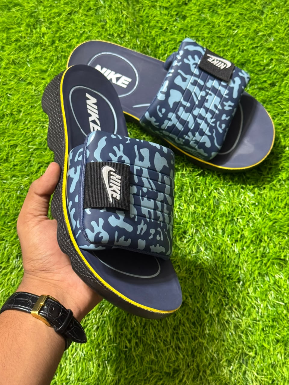 NIKE ADJUSTABLE ( COMFORTABLE & PREMIUM ) SLIPPER